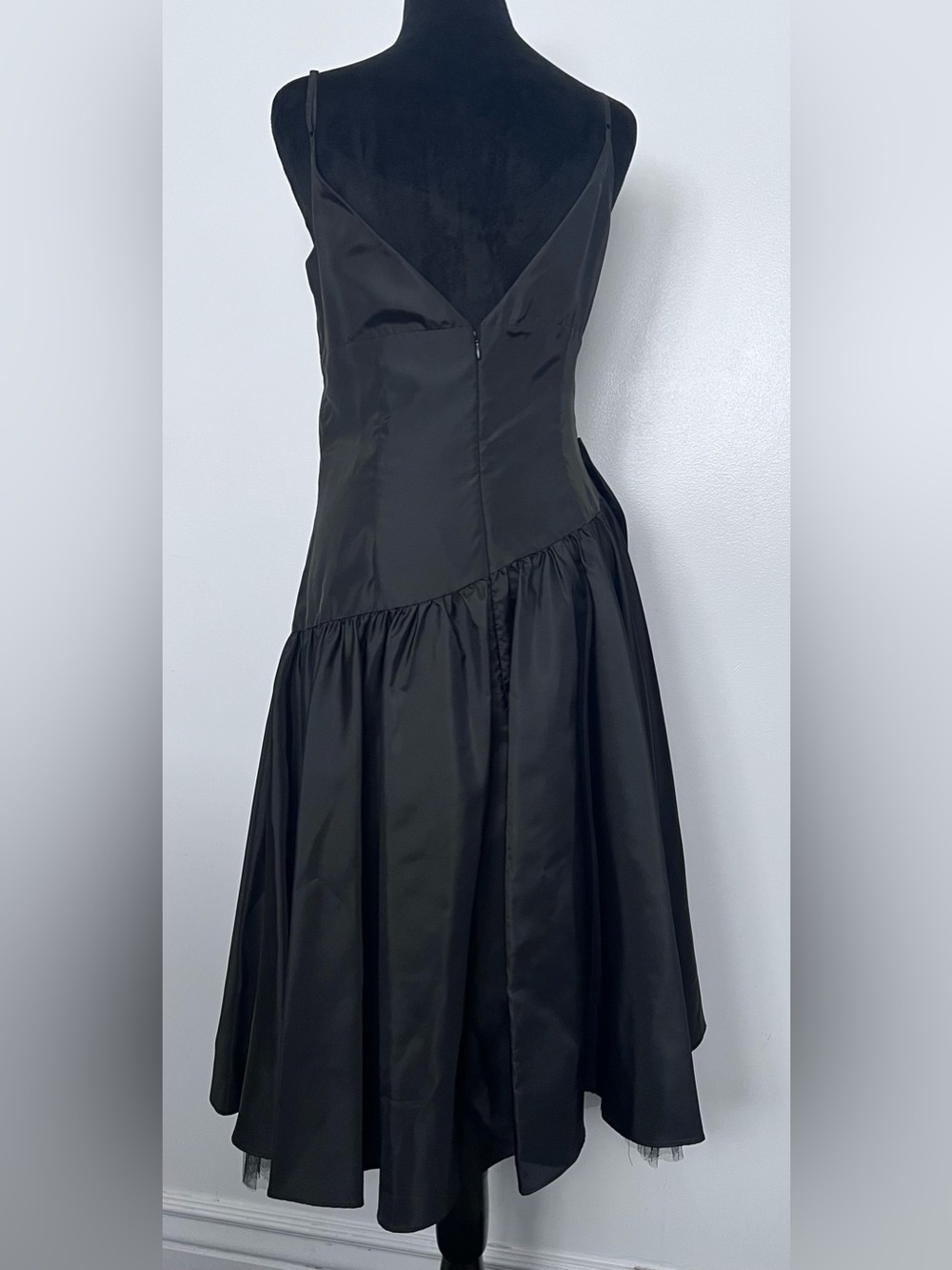 BCBG Paris Black Cocktail Dress Tulle
Underskirt /Bow w/Rhinestone SZ 8
Formal - Picture 3 of 15